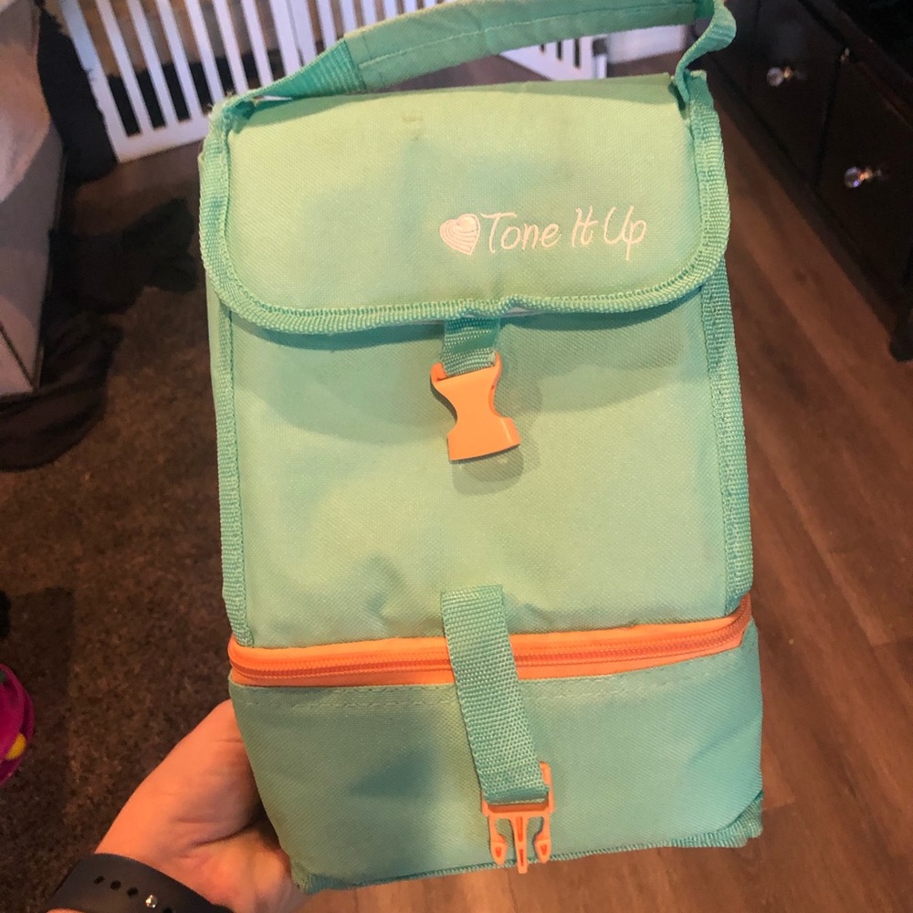 Tone it up water bottle, bag, and lunch box 💕